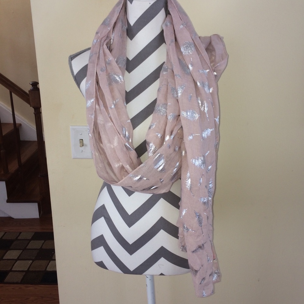 Catherine Malandrino dusty pink scarf with silver